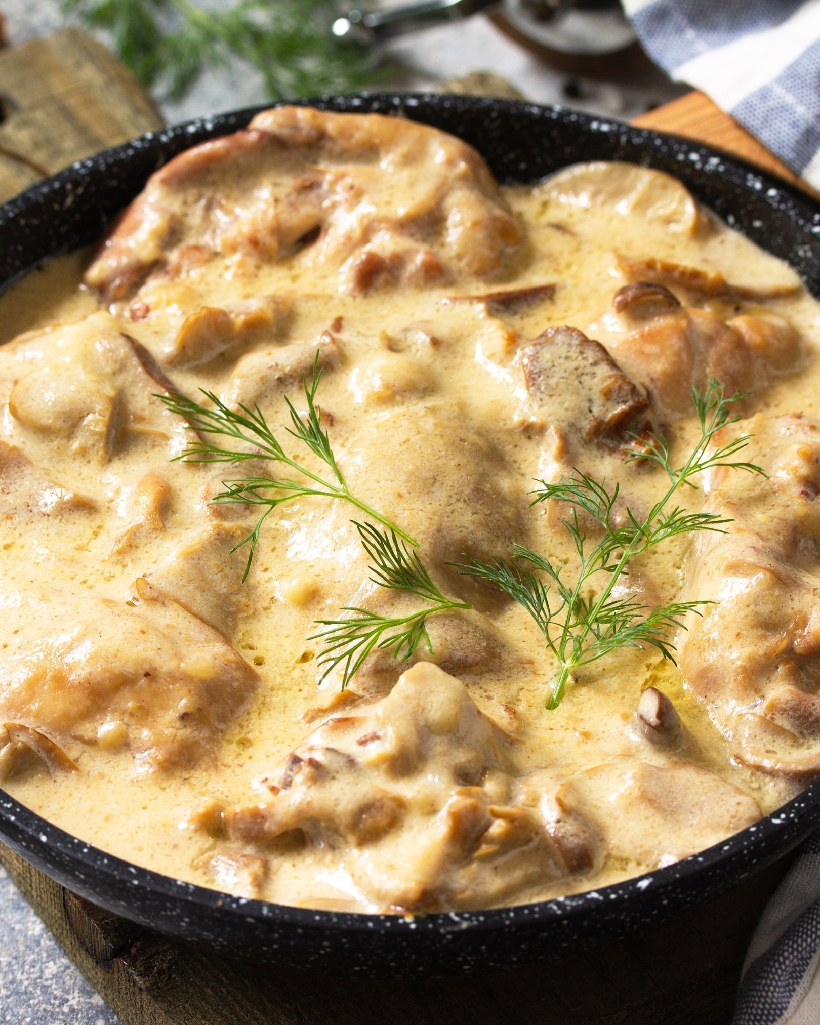 Chicken in Creamy White Wine Sauce